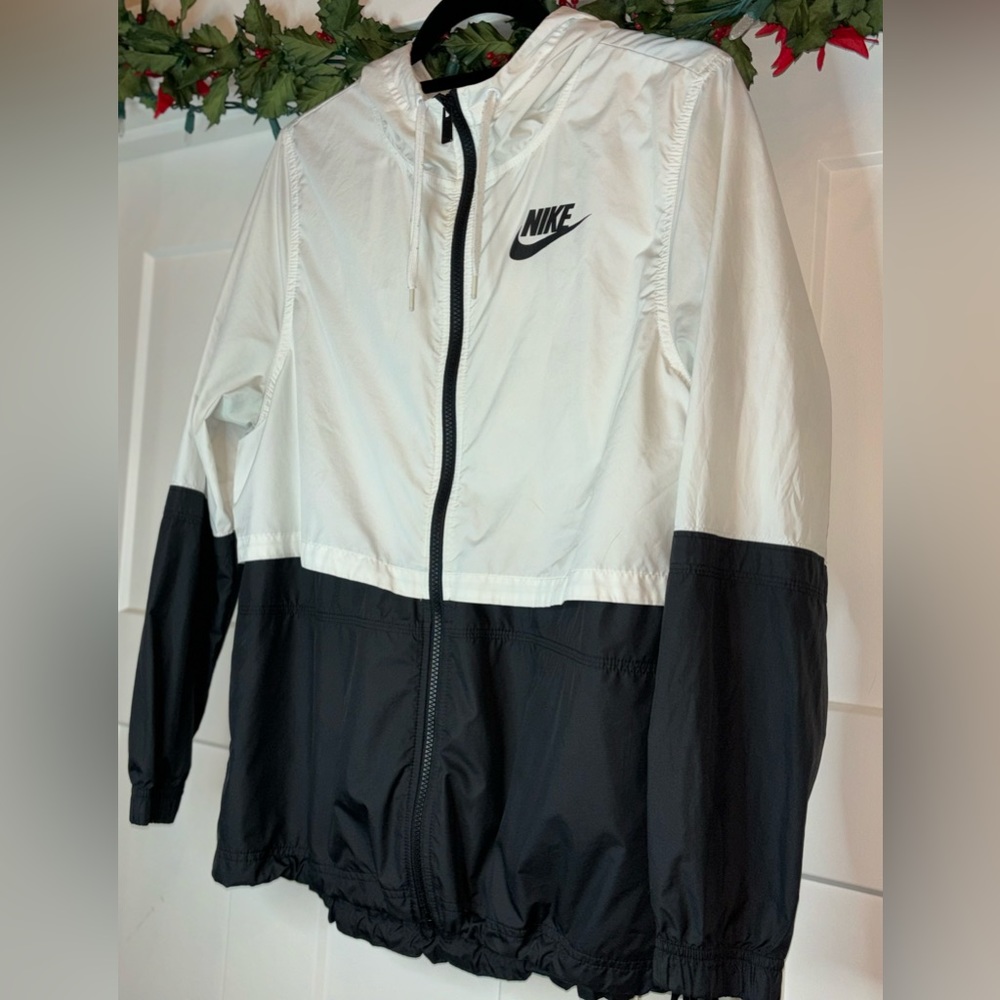 Nike Women's Windbreaker